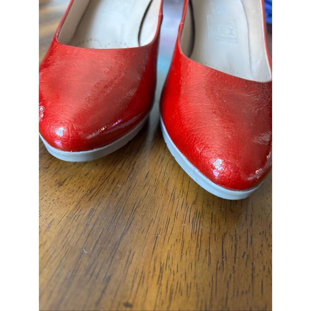 Heels  - Picture 3 of 7